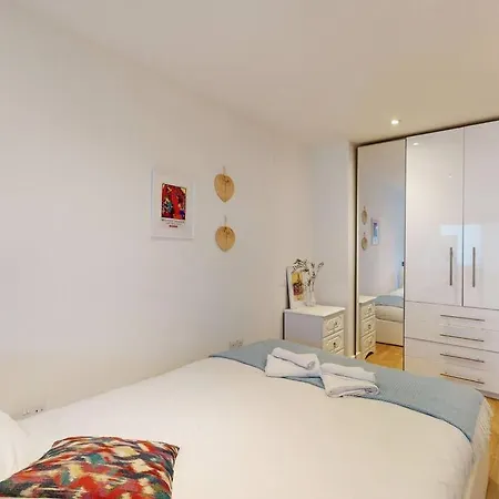 Stunning Studio Apt- 5 Min Walk To Borough Station London Exterior photo
